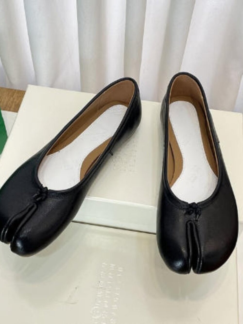 Maison Margiela Black Split-Toe Flats - With Box